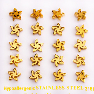 Pendientes de tuerca con forma de corazón de oro, acero inoxidable 316L, joyería hipoalergénica para mujer, accesorios de moda - Product Image 3