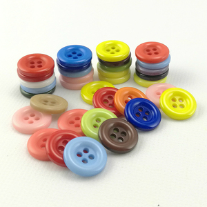 Miễn Phí Mẫu Tùy Chỉnh Logo May Nhựa Nhựa Nút 4-Lỗ Khắc Nút Thấp Moq Yuming Thương Hiệu May Mặc Phù Hợp Với Tự Làm Túi OPP Túi - Product Image 3