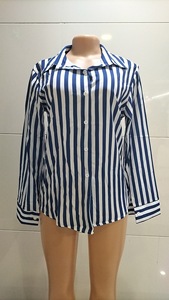 قميص مخطط بأكمام طويلة كاجوال موضة الشارع الجديدة ، قميص صيفي خفيف الوزن ، قميص غير رسمي بصف صدر واحد - Product Image 2