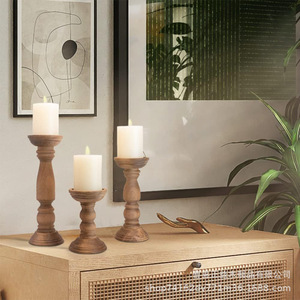 Ensemble de trois porte-bougies en bois, forme colonne, couleur rétro, bois massif, décoration de la maison, style moderne et simple - Product Image 1