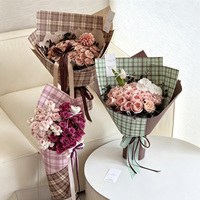 Papier d'emballage à carreaux français léger 150g Papier kraft de haute qualité pour l'emballage de bouquets de fleurs
