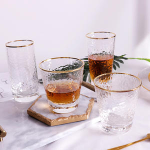 Juego de Copas de Vino de Plástico con Borde Dorado y Línea Vertical, Estilo Clásico para Fiestas, Más Vendidas en EE. UU. en 2023 - Product Image 2