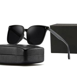 Gafas de sol Gm para mujer, unisex, montura cuadrada, material de PC, Uv400, polarizadas, tipo 3, color negro, para Tiktok Kuaishou - Product Image 3