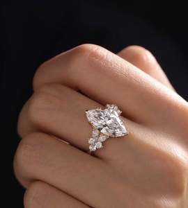 Custom 14K 18K Gold Marquise Cut IGI certificata Cvd HPHT Vvs Lab cresciuto anello di fidanzamento con diamante per gioielli da donna - Product Image 1