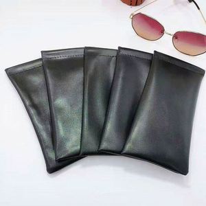 Vente en gros de boîtes de rangement pour lunettes portables 18*9cm, étui pour lunettes de soleil, pochette en cuir PU noir - Product Image 4