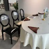 Sedia Pop Luis da pranzo per banchetti a noleggio per feste di matrimonio in plastica nera