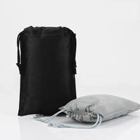 Sac cadeau pliable en polyester non tissé imprimé sur mesure avec cordon de serrage pour le rangement des vêtements, marque JiLi, logo personnalisé