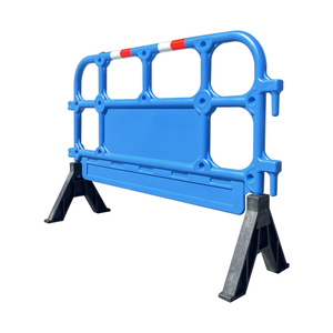 Barrière de sécurité portable en plastique de 1350 mm, clôture temporaire en HDPE moulé par soufflage pour la séparation routière - Product Image 3