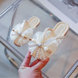Chaussons de princesse d'été à la mode de style coréen pour les filles Demi-sandales extérieures en dentelle respirante Couleurs mélangées Semelle intermédiaire en caoutchouc inspirée - Product Image 3