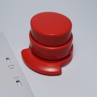 Logo personnalisé imprimé rouge, rond en plastique pressé à la main, sans épingle, agrafeuse sans épingle