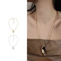 Niche Design Cuivre Plaqué Or Collier En Forme Spéciale Femme Pendentif Simple Soeur Lang Même Chaîne De Clavicule