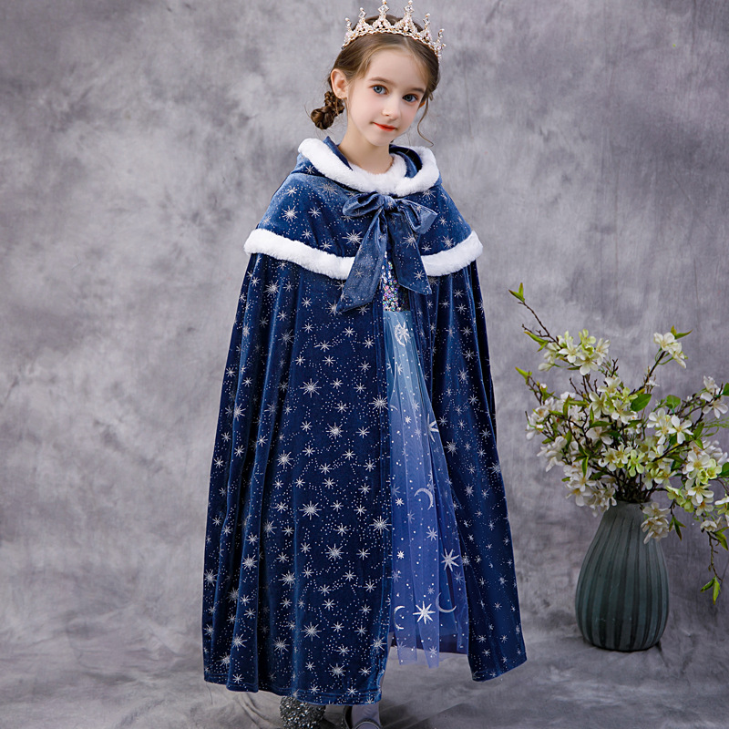 Longue cape bleu foncé avec rembourrage épais et chaud