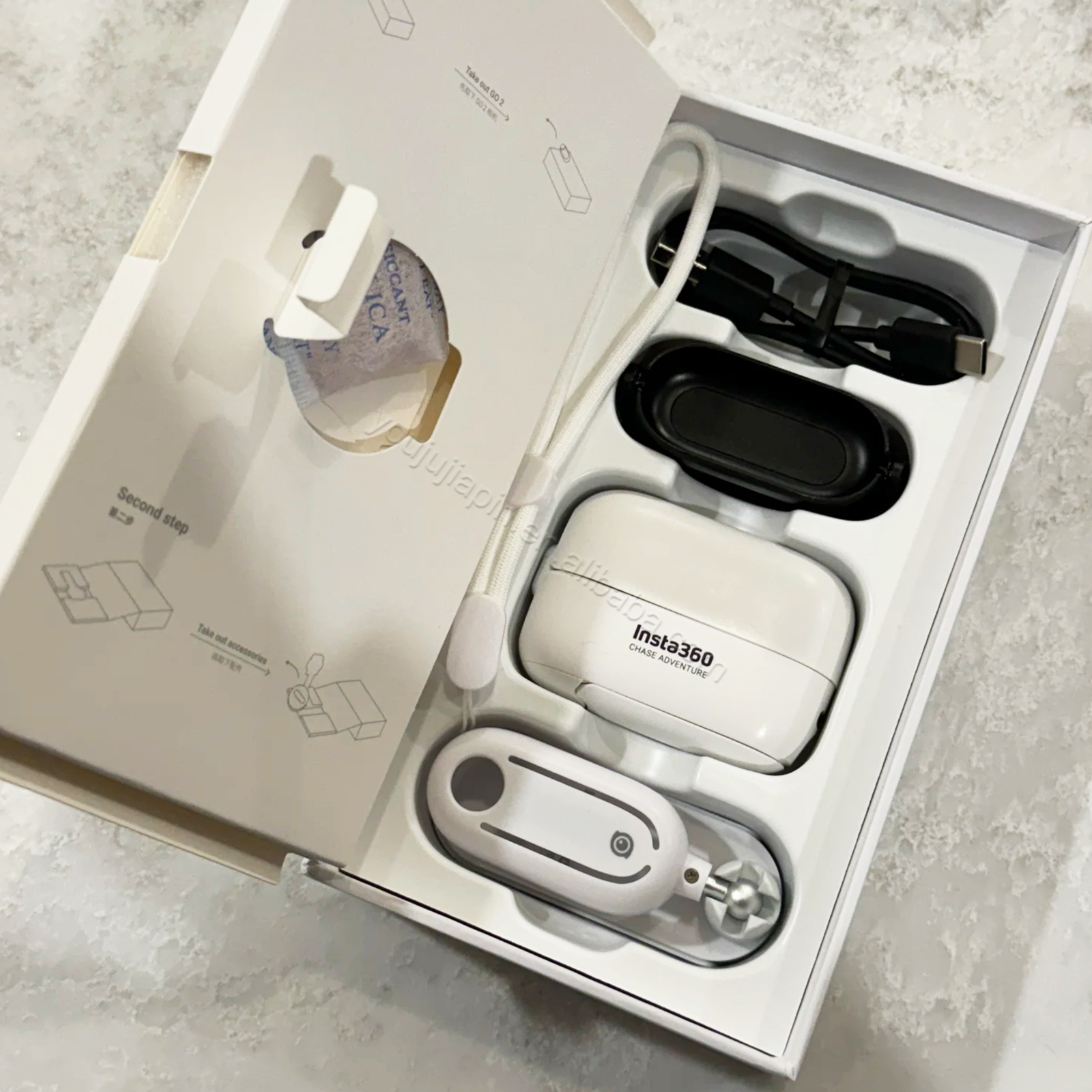 Insta360 GO 2 ミニアクションカメラ iPhone/Android対応 Go2 最小の 