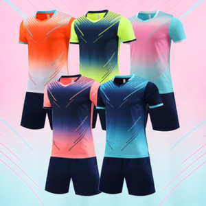 Ensemble de tenue de football épaissie et durable pour matchs d'adultes, maillots d'entraînement, tissus résistants et maillots personnalisables avec flocage - Product Image 1