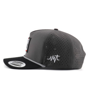 Casquette de baseball personnalisée à 5 panneaux en caoutchouc <span class=keywords><strong>PVC</strong></span> avec logo imperméable, trous découpés au laser, perforée, casquettes de golf, performance sportive, corde, chapeaux de golf - Product Image 4