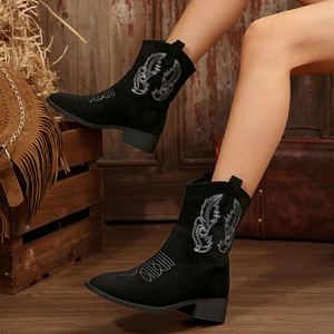 Nouvelles bottes courtes à talon épais pour femmes, automne/hiver 2025, style rétro brodé, bottes de cow-boy occidentales - Product Image 6