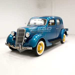 Voiture électrique vintage bleue tendance, style rétro classique, carrosserie fermée, véhicule d'exposition personnalisé pour spectacles théâtraux - Product Image 2