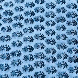 Bolso Tote para Mujer que Ofrece una Sensación Relajada pero Elegante, Diseñado para Mujeres que Valoran el Espacio Práctico, el Manejo Suave y la Versatilidad - Product Image 3