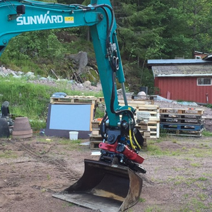 China escavadeira T02 CATSU <span class=keywords><strong>tiltrotator</strong></span> inclinação rotaott rotortilt balde estripador ancinho vassoura escavação classificação - Product Image 5