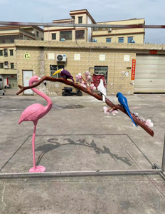 Servizio personalizzato di opere d'arte con uccelli e rami in fibra di vetro - Product Image 4