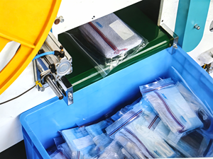Línea de Producción Automática de Bolsas con Cierre de Alta Eficiencia y Tecnología Avanzada ZIP-500L - Product Image 3
