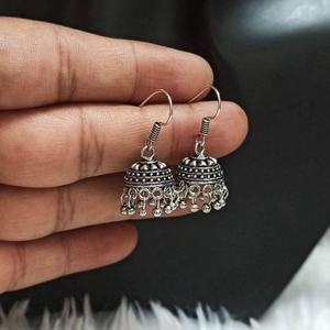 Descubre la Belleza Eterna: Pendientes Clásicos de Plata Estilo Indio para Mujer, Piercings Étnicos Estilo Bollywood con Detalles Exquisitos - Product Image 3