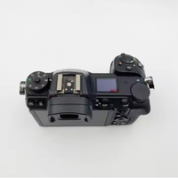 Caméscope 4K HDR Sony Handycam FDR-AX700 2024 avec MicroSD, zoom optique 40x, projection et MP3 - Noir