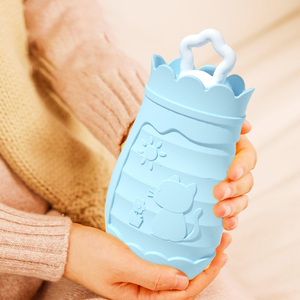 <span class=keywords><strong>Bolsa</strong></span> <span class=keywords><strong>de</strong></span> Silicona para <span class=keywords><strong>Agua</strong></span> <span class=keywords><strong>Caliente</strong></span> con Funda Tejida, Calentador <span class=keywords><strong>de</strong></span> Manos y <span class=keywords><strong>Pies</strong></span>, Calentamiento por Microondas para Compresas Frías y Calientes, Alivio del Dolor, Ideal para Viajes - Product Image 4