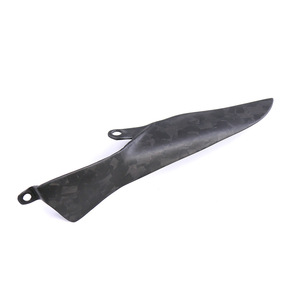 Cache-côté de chaîne en fibre de carbone de qualité supérieure et durable pour Ducati Streetfighter V2 - Product Image 1