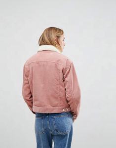 Giacca in Velluto a Coste da Donna KY, Giacca Varsity Corta con Colletto Aperto, Cappotto Funzionale con Bottoni per Donna - Product Image 4