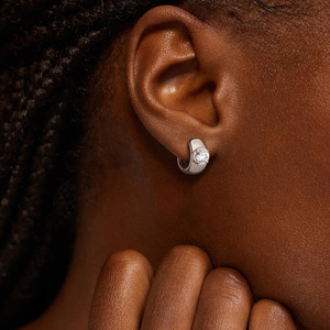 Pendientes de Aro Geométricos Minimalistas de Oro Laminado de 14k con Moissanita VVS GRA de Corte de 4 Puntas, Antideslustre, Unisex, Joyería Toderi - Product Image 2