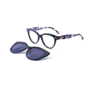 Lunettes de soleil polarisées à clipser UV400 légères confortables anti-radiation style œil de chat - Product Image 1