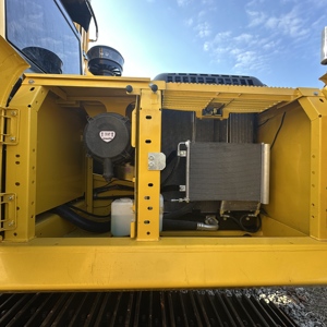 Excavadora de cadenas mediana Komatsu PC240 original de Japón, 24 toneladas, usada, con motor Cummins, bomba hidráulica, stock 2024, cucharón de 1.2m - Product Image 5