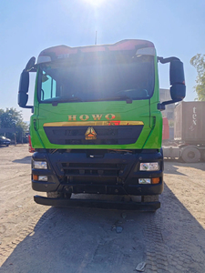 Camion benne d'occasion Sinotruk Howo 380 CV, d'origine, performances fiables, véhicule de construction et de transport lourd à vendre - Product Image 1
