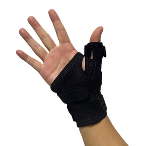 Linker- en rechterhand polsbrace met duimsteun - Dag- en nachtsplint voor carpaal tunnelsyndroom, De <span class=keywords><strong>Quervain</strong></span>'s tenosynovitis, tendinitis - Product Image 3