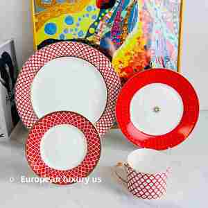 Service de vaisselle en céramique de style nordique avec bordure dorée, assiettes plates et profondes haut de gamme pour la maison - Product Image 1