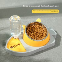 Bol pour chat 3-en-1 en PP avec distributeur d'eau par gravité et gamelle anti-glouton en acier inoxydable 15 °   Mangeoire inclinée en forme de poisson pour animaux de compagnie pour petits espaces intérieurs