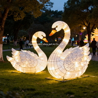 Lanterne de la série animale pour festival de lumières de parc à thème, décoration d'événement Forêt Enchantée, Festival des lanternes chinoises, lanterne cygne, art lumineux