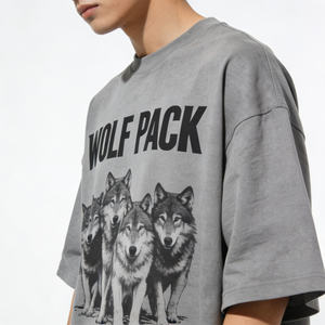 T-Shirt Grigia Stile Urbano <span class=keywords><strong>WOLF</strong></span> PACK - Vestibilità Oversize con Stampa Motivo <span class=keywords><strong>Wolf</strong></span> Pack Streetwear - Product Image 3