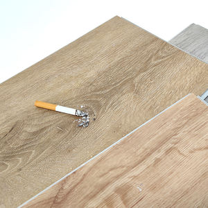 Revêtement de sol en vinyle SPC imperméable, antidérapant, écologique et résistant à l'humidité, design moderne uni, idéal pour garage - Vente en gros - Product Image 4