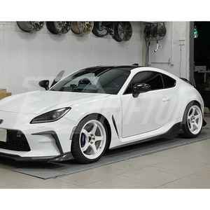 Falda lateral de fibra de carbono seca estilo VRS para Toyota GR86 ZN8 Subaru BRZ ZD8 - Product Image 4