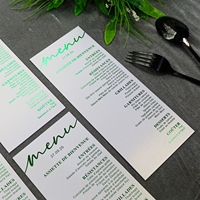 Carte de menu de mariage verticale en papier perlé, personnalisée avec estampage à chaud vert, menu de table personnalisé pour banquet de mariage et fête