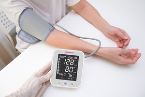 जम्पर JPD-HA101 फैक्टरी मूल्य बड़ी स्क्रीन इलेक्ट्रॉनिक स्फिग्मोमैनोमीटर डिजिटल आर्म ब्लड प्रेशर मॉनिटर - Product Image 2