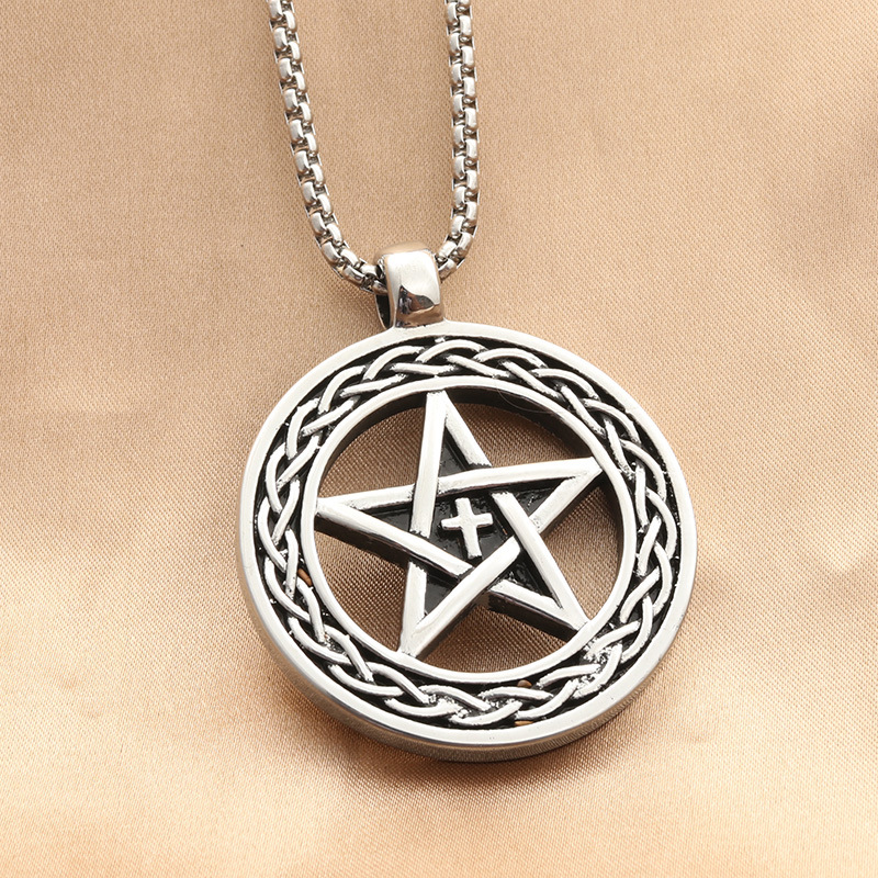 Pendentif en argent avec une chaîne de perles carrées de 3,0*60 cm