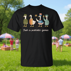 Camiseta con meme de la bandera estadounidense de Just A Patriotic Goose para el 4 de julio - Product Image 3