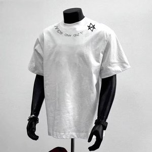 T-shirt décontracté personnalisé en coton épais 100% avec impression sérigraphique motif démon gothique vintage, style streetwear graphique ample - Product Image 1
