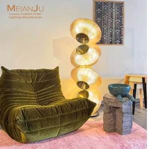 Lampadaire Sculptural Spirale Moderne Doré en Fibre de Verre et Laiton, Luminaire sur Pied LED de Luxe, Étanche, Haute Luminosité pour - Product Image 1