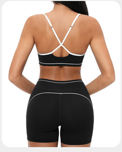 ชุดกีฬาสามชิ้นสำหรับผู้หญิง ชุดออกกำลังกายแห้งเร็วแบบรัดรูป สีสันตัดกัน เหมาะสำหรับฟิตเนสกลางแจ้งและโยคะ - Product Image 5