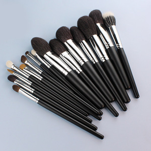 Juego de 13 Brochas de Maquillaje de Pelo de Cabra Negro para Rostro y Ojos, Brochas para Delinear y Difuminar con Mangos de Pelo Natural - Product Image 4