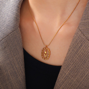 Collares con colgante de flor de acero inoxidable chapado en oro para mujer, elegantes, con cadena antideslustre, regalo de joyería. - Product Image 4